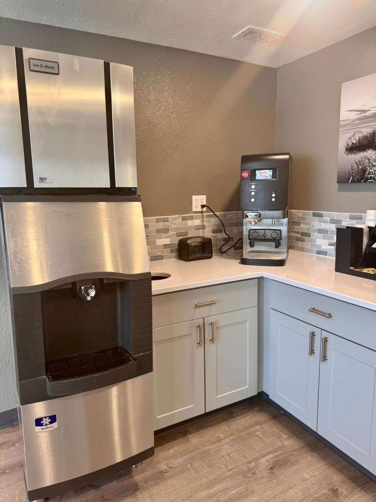 Baymont By Wyndham Great Falls City Center מראה חיצוני תמונה